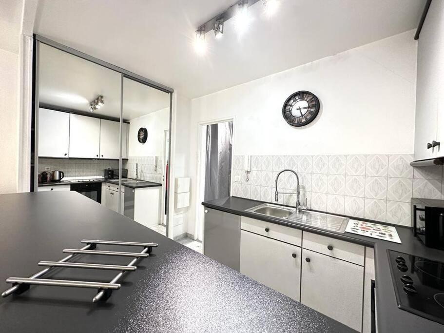 Beau Studio Centre Juan Les Pins A 300M Des Plages Antibes Exterior foto